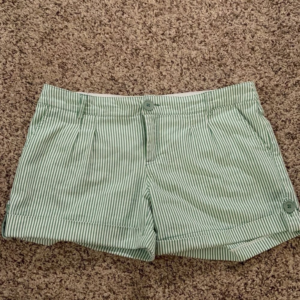 Chic Green Striped Women's Shorts